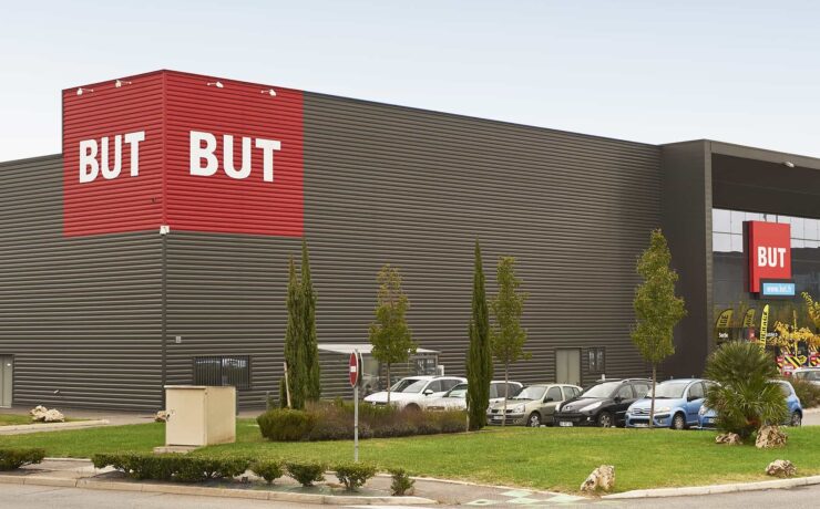 Enseigne reconnue depuis 50 ans sur le territoire français avec plus de 320 points de vente, But accélère son développement en ouvrant ses deux premiers points de vente à l’international, sur le continent africain, au Cameroun et à Madagascar.