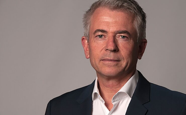 Industriel de l'ameublement respecté de toute la profession, Dominique Weber est, entre autres, président du groupe Weber Industries, implanté en Alsace et dans les Vosges. Il a été président de l'Ameublement français de 2014 à septembre 2018 et préside aujourd’hui le Codifab.