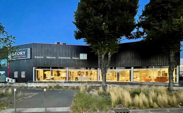 Il s’agit du second magasin sous la bannière Story pour la famille Brunet, qui exploite aussi celui de Pau depuis plusieurs années déjà. La famille possède également deux autres points de vente spécialisés en relax et convertibles dans les centres-villes de Bayonne et de Biarritz.
