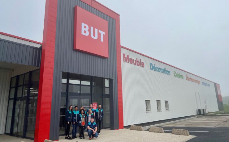 De plain-pied, le point de vente bénéficie d’une surface commerciale de 1 755 m2 et – atout non négligeable en matière de disponibilité des produits – dispose d’un entrepôt attenant de quelque 2 000 m2.