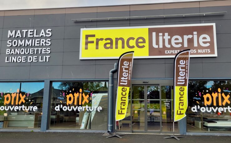 « Ces nouveaux magasins disposent tous des éléments différenciants du concept France Literie, tels que le “Lab’”, le mur “Nature”, les “Imbattables”, ou bien encore un espace “Boutique” parfaitement étoffé, affirme la direction du réseau de spécialistes. Ils ont par ailleurs, comme tous les autres magasins France Literie, profité des services de la centrale à chaque étape de leur projet ».