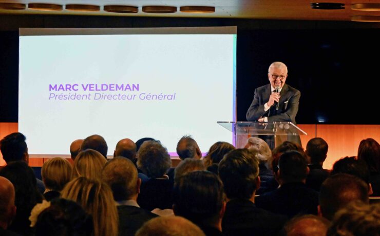 Les nouveaux dirigeants vont dès maintenant mener plusieurs chantiers de front, ce qui devrait commencer par une rationalisation du parc des magasins en propre ; une remise à plat des différents territoires de marques et positionnements de chaque enseigne ; une restructuration et une clarification de l’offre en magasin ; et le recrutement, dès que possible, d’un ou d’une directeur(trice) général(e) français(e).