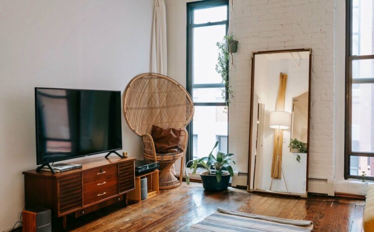 Au cours de leur vie, 68 % des Français indiquent qu’ils ont déjà acheté un meuble d’occasion et 50 % qu’ils en ont déjà vendu un. Si l’on s’intéresse aux deux dernières années, on recense 4,6 millions de ménages acheteurs de mobilier d’occasion et cela représente 16,1 % des 28 millions de ménages en France.