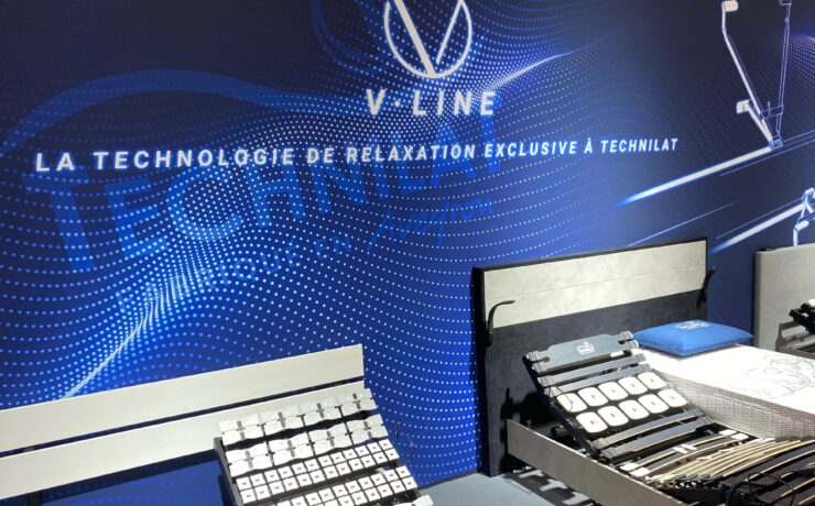 L’innovation Technilat qui a véritablement fait le buzz durant la dernière édition du salon EspritMeuble est sans conteste le dispositif “V-Line”, une technologie exclusive (labellisée par l’Institut technologique FCBA), qui donne son nom à une nouvelle collection de sommiers de relaxation électriques.