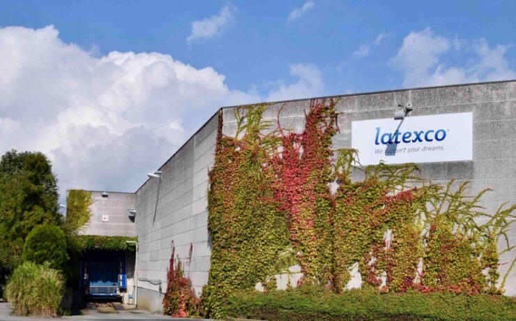 Luc Tack est surtout connu comme étant le propriétaire du groupe chimique Tessenderlo et du fabricant de machines à tisser Picanol. Il est également à la tête de plusieurs autres entreprises et siège notamment au conseil d’administration d’Artilat.