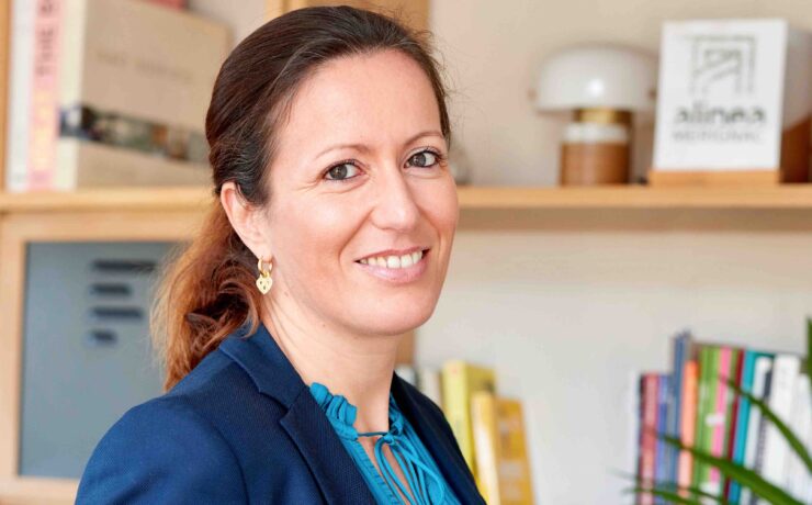 « Je remercie Alexis Mulliez pour sa confiance en me nommant à la direction d’Alinea, a déclaré la nouvelle DG. C’est un immense honneur de contribuer au développement de l’entreprise. Je sais pouvoir compter sur l’engagement des équipes pour accompagner la transformation d’Alinea jusqu’à sa totale réussite ».