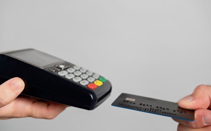 La fréquentation des magasins a été en hausse en février par rapport à 2022, de 6,5 % ; soit un trafic proche de celui de février 2019. Les consommateurs sont donc toujours bel et bien présents, malgré le contexte (inflation) et les difficultés de mobilité (carburants, mouvements sociaux…).