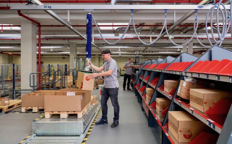 Häfele GmbH & Co KG, entreprise allemande spécialisée dans la conception, la production et la vente de ferrures de meubles, annonce par ailleurs qu’elle profitera de sa présence sur le prochain salon Interzum (9 - 12 mai, Cologne), pour, entre autres innovations, présenter les derrières évolutions de sa plate-forme digitale “Discoveries”.