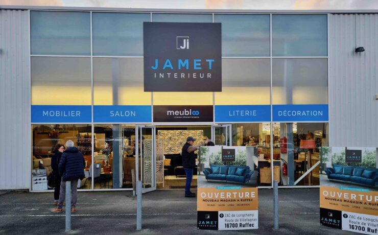 L’enseigne Meubloo (prononcer “meublou”), fondée au printemps 2020 par Didier Guerinet et Sergio Esteves, flotte désormais sur plus de 40 points de vente en France. Et cinq nouveaux adhérents, au moins, devraient rejoindre le réseau au cours de cette année.