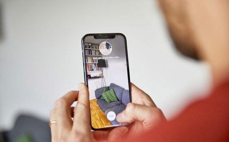 Grâce à la fonction “Scene Scanner”, intégrée à l’application Ikea, les particuliers sont en mesure de créer des répliques 3D modifiables et réalistes de leurs propres espaces, qu’ils peuvent ensuite transformer et aménager… avec des produits Ikea.