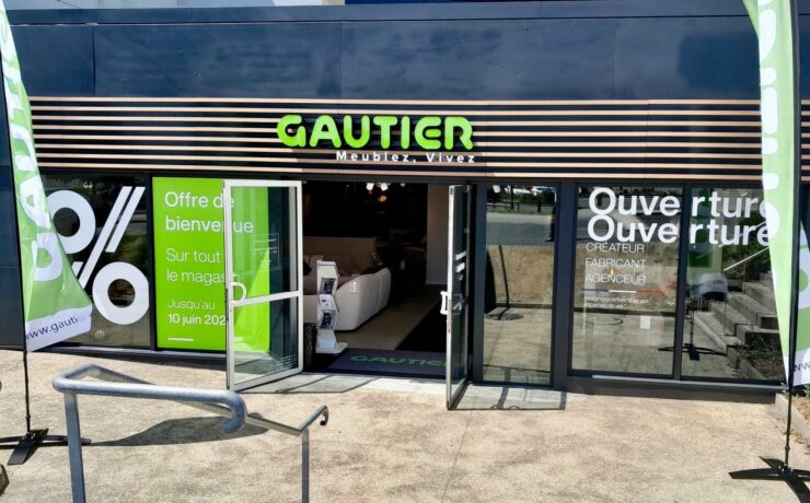 Ce point de vente flambant neuf devrait permettre à l’offre Gautier de s’exprimer pleinement. « Les clients, promettent les responsables de l’enseigne, y retrouveront tous les univers de la marque et seront accueillis par une équipe d’agenceurs confirmés ».