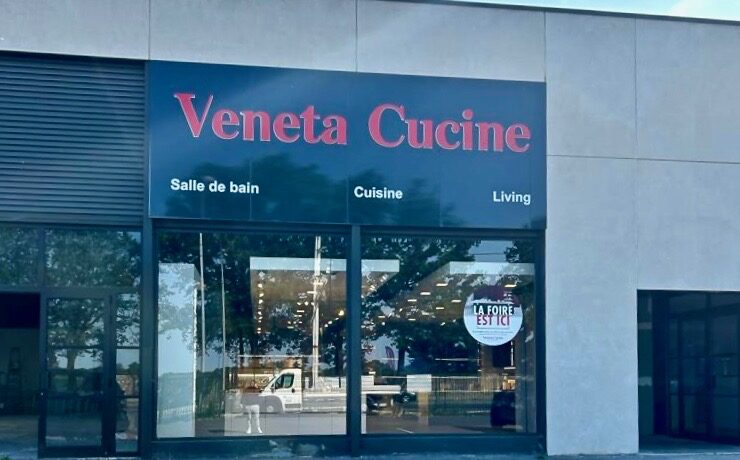 Présent en France depuis plus de 20 ans, la marque italienne continue d'accroître son réseau de showrooms dans l’Hexagone. Le nouveau magasin de Villecresnes accueille les amateurs de cuisines “made in Italy” dans un espace de 204 m2.