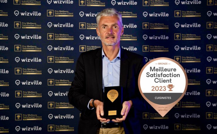 Décernés par WizVille, spécialiste reconnu du pilotage de l’expérience client, ces trophées mettent en lumière les enseignes qui font de la satisfaction client une priorité et ont adopté une approche client en ce sens. Cuisines Références et les membres de son réseau remportent ce prix pour la deuxième année consécutive.