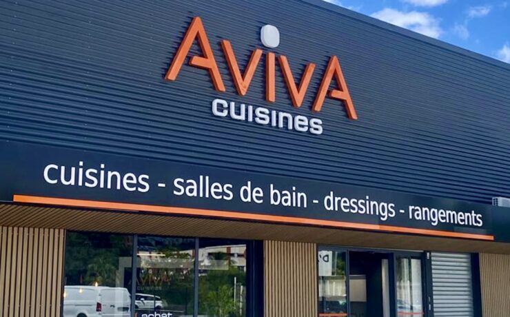 Cette inauguration marque un tournant important dans l’expansion nationale du réseau Cuisines AvivA qui, pour la première fois depuis sa création (en 2000), ouvre un magasin dans la France d’outre-mer. L’enseigne réaffirme ainsi sa stratégie de maillage territorial, ainsi que son ambition : atteindre les 150 points de vente à horizon 2025.