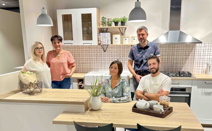 Déjà propriétaires d’un magasin SoCoo’c à Valenciennes (59), Xavier et Frédérique Guidez se sont lancés dans l’ouverture d’un second point de vente, situé à une quarantaine de kilomètres du précédent, sur la commune de Proville, au sud-ouest de Cambrai.