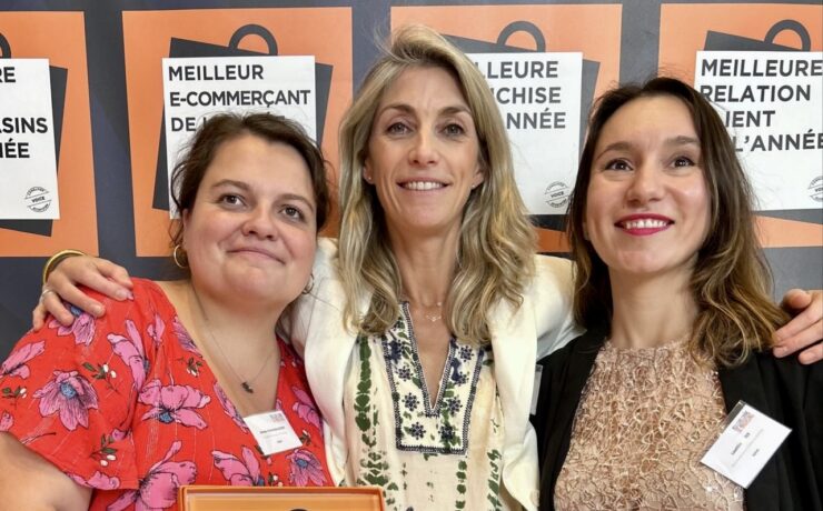 Pour la sixième année consécutive, l’enseigne développée par le groupe FBD a remporté deux distinctions prestigieuses : “Meilleure Chaîne de Magasins 2024” et “Meilleure Franchise de l'Année 2024”, chacune dans la catégorie “Cuisinistes”.