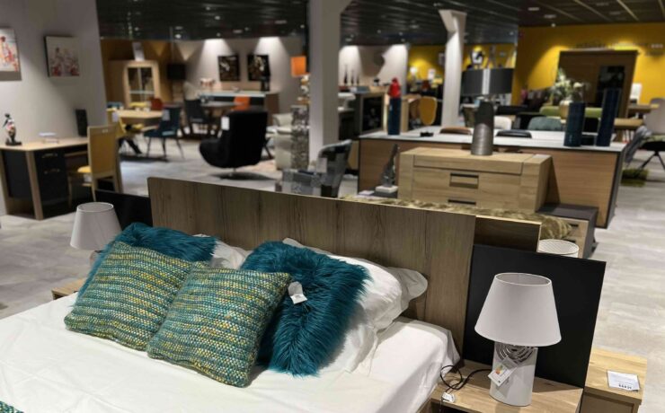 Avec une baisse de 7,6 % versus septembre 2022, le neuvième mois de l’année 2023 présente le deuxième recul le plus important en valeur après le mois de juin, période durant laquelle les consommateurs avaient ralenti leurs dépenses en prévision des soldes.