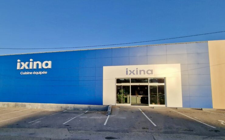 À la tête de cette nouvelle unité franchisée de 400 m2 : Julie Lallemand, qui, accompagnée de son conjoint, Jean Lachaud, dirige déjà le point de vente Ixina de Nîmes (30) depuis dix ans.