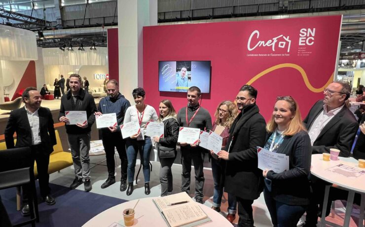 À l’occasion du salon EspritMeuble, sous l’égide de la CNEF et profitant d’une remise de diplômes, Mobilier de France a livré son retour d'expérience sur la mise en place du CQP “Vendeur(euse) Conseil en Aménagement et Décoration de la Maison” par le biais de l’alternance, tandis qu’Ikea France s’est félicité d’avoir fait bénéficier neuf de ses salariés d’une validation des acquis de l’expérience (VAE), une première pour la branche ameublement. Mais la prévention des risques professionnels en entreprise fut aussi à l’honneur…