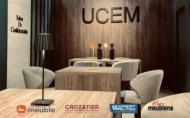À la veille du salon EspritMeuble (du 18 au 21 novembre dernier), le groupement UCEM (enseignes Monsieur Meuble, Crozatier, Meublena et Expert Litier) dit avoir puisé aux racines même de ses origines (celles d’une coopérative de commerçants, intrinsèquement impliqués), pour relever un défi : utiliser les vents contraires du moment… comme courants ascendants ; avec, à la clé, des résultats concrets en magasin dès les premiers mois de 2024.