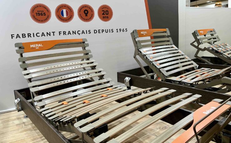 Pour parfaire la nouvelle plate-forme de marque de Meral Literie, en cohérence avec la nouvelle charte graphique et les nouveaux produits présentés porte de Versailles en novembre dernier, Olivier Rondeau (responsable marketing et produits) entend désormais promouvoir Meral Literie auprès du grand public, notamment via les réseaux sociaux et la mise en place d’un nouveau site internet. Rendez-vous demain, en 2024 !