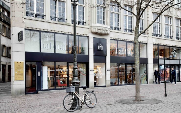 L’enseigne (450 salariés, 80 M€ de chiffre d’affaires consolidé en 2022), fait par ailleurs savoir, qu’alors que l’activité se poursuit dans les magasins et au siège social, sa direction « prépare un plan de redressement par voie de continuation, de manière à atteindre durablement la rentabilité et à honorer ses engagements ».