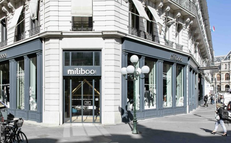 La marque digitale d’ameublement dit avoir réalisé un premier semestre solide, battant ainsi un nouveau record d’activité pour un premier semestre (période du 1er mai au 31 octobre 2023). La croissance du distributeur, conforme à ses attentes sur la période, est tirée par ses propres canaux de distribution (boutiques, site internet…), avec un recours moindre aux marketplaces tierces.