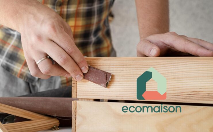 Pour favoriser le réemploi et éviter de mettre au rebut les éléments d’ameublement, l’éco-organisme prévoit notamment de diversifier les sources d’approvisionnement des associations partenaires et renforce son accompagnement financier auprès de celles-ci. Ecomaison table ainsi sur une progression, dès 2024, de 25 % des quantités de produits supplémentaires acheminées vers les associations, soit l’équivalent de 141 000 tonnes par an.