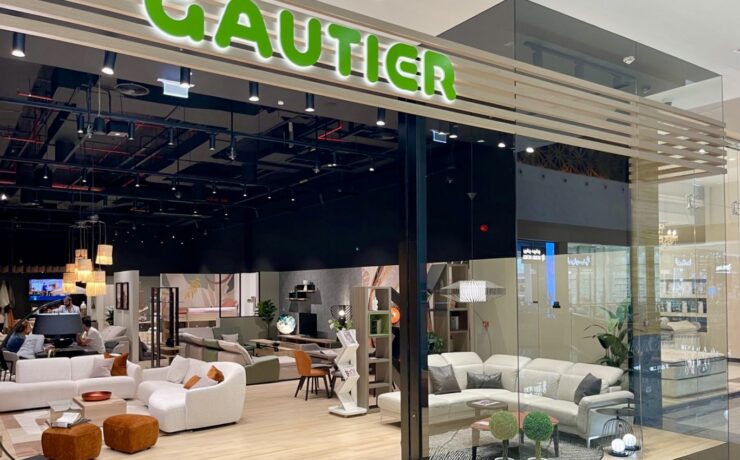 Déjà présent au Moyen-Orient depuis quinze ans (avec l’ouverture d’une première boutique en 2008 à Riyadh, en Arabie saoudite), Gautier compte aujourd’hui une dizaine de points de vente dans cette région du monde. Cette ouverture de Dubaï marque la forte reprise de l’activité à l’export et du développement international de l’enseigne vendéenne, sur un marché qui avait connu un ralentissement pendant la pandémie.