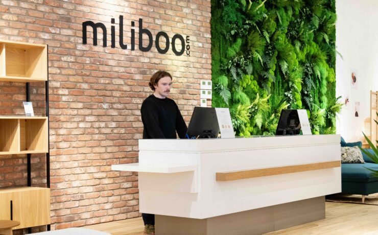 L’ouverture de ce nouveau concept store est accompagnée d’un plan de communication spécifique, comprenant notamment une campagne d’affichage locale. Elle bénéficie par ailleurs du lancement récent du nouveau spot TV de la marque sur les chaînes du groupe M6 et TF1.