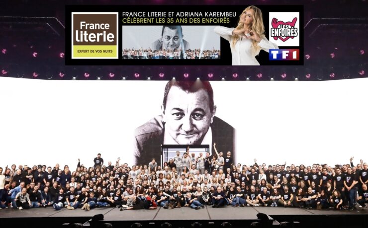 Pour sa première vague TV de l’année 2024, non seulement France Literie a fait le choix de renforcer sa visibilité, en élargissant son audience grâce à la puissance de TF1, mais encore l’enseigne a-t-elle choisi de parrainer le divertissement le plus puissant de l’année : le concert événement de la troupe des “Enfoirés”, organisé au profit des Restos du Cœur et diffusé sur La Une le 1er mars prochain.