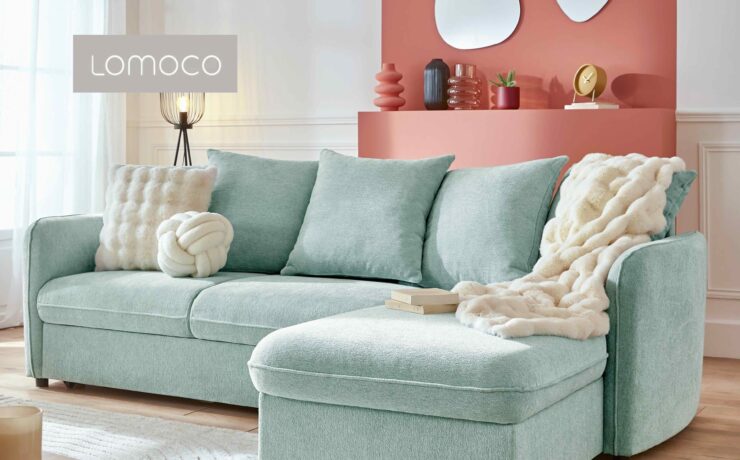 Dès ce 13 février 2024, Conforama introduit des corners dédiés “Lomoco”, sa nouvelle marque exclusive, dans plusieurs de ses points de vente physiques, avec pour objectif de permettre aux clients une immersion directe dans l’esthétique de la griffe “lifestyle”. La gamme est également accessible sur “conforama.fr”.