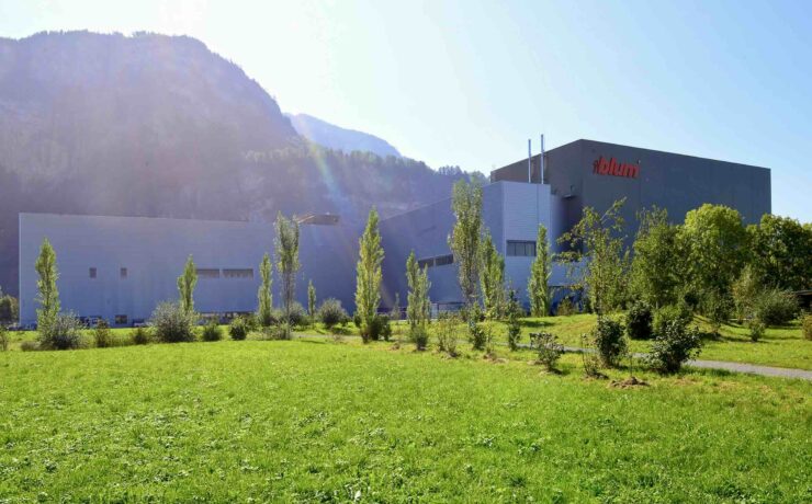 L’équipementier Blum, spécialisé dans la fabrication et la commercialisation de ferrures de meubles, veut être un modèle en matière de développement durable. L’Autrichien met ainsi en œuvre d'innombrables initiatives pour promouvoir la durabilité au sein de sa propre entreprise et au-delà, sous le slogan 