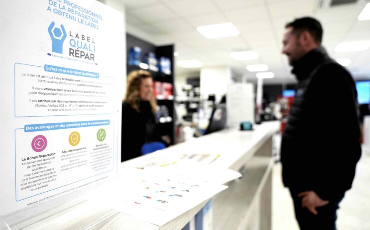 À compter du 16 mars et pour trois semaines, le Bonus Réparation s’invite sur les ondes nationales, musicales et d’information, mais aussi sur 128 stations locales indépendantes. Cette vaste campagne d’incitation vise à faire découvrir ou redécouvrir le dispositif et ses montants. Relayés sur des formats digitaux et sur les réseaux sociaux en plus de la radio, les messages se veulent informatifs et pédagogiques.