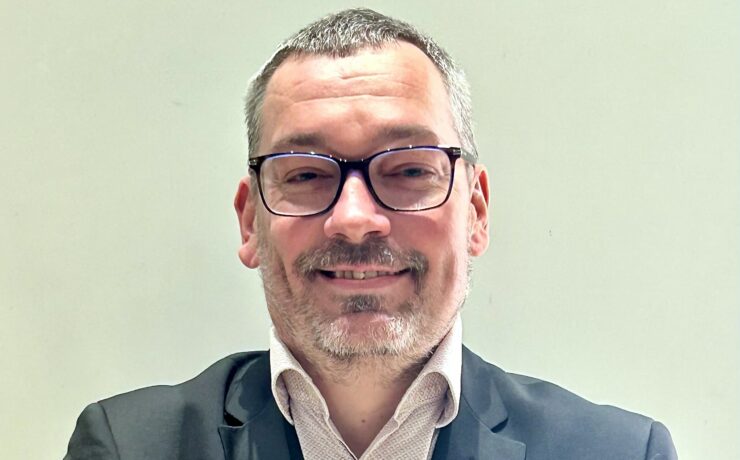 Denis Lamoureux rejoint Maisons du Monde avec, notamment à son actif, une expérience de six ans à la tête de la direction financière de Lacoste. Les dirigeants du distributeur annoncent que, fort de sa grande expérience dans le retail, à l’international et dans des univers de marques, le nouveau directeur financier devrait jouer un rôle clé dans le déploiement à venir du plan de transformation de l’enseigne.