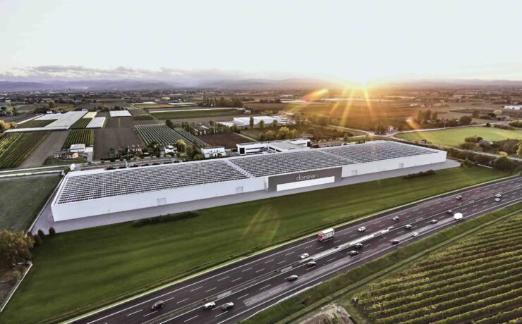 La famille Tura (co-fondatrice de l’entreprise), a acquis l'ensemble des actions du fabricant italien de literie Dorelan, précédemment partagées avec la famille Bergamaschi (deuxième famille co-fondatrice), marquant ainsi un tournant majeur dans l'histoire de l'entreprise. La sortie consensuelle de la famille Bergamaschi s'est déroulée dans un esprit de respect mutuel et de confiance en l'avenir. Une nouvelle gouvernance sera nommée dans les prochains mois.