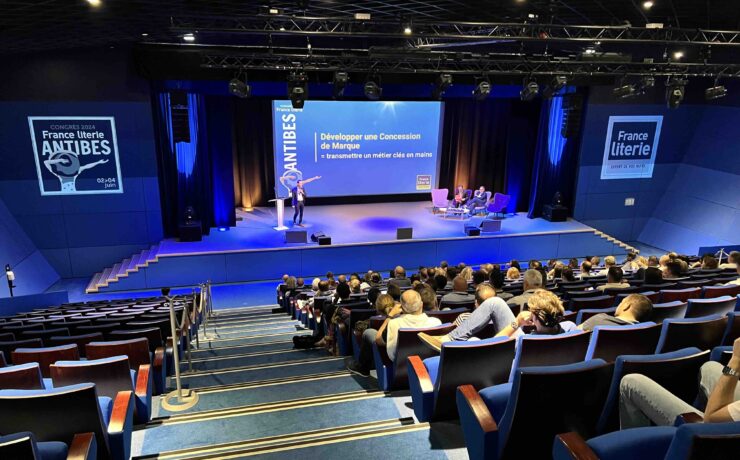 Forts d’une attractivité croissante vis-à-vis des candidats à l’enseigne, qu’ils attribuent en partie au succès de la refonte de l’un des éléments phares du concept France Literie (l’Espace Prestige), les dirigeants de la bannière des “experts de vos nuits” annoncent un objectif de 120 magasins à l’horizon 2025 et 150 d’ici à trois ans. Ils ont aussi profité de leur congrès national des 2 et 3 juin derniers pour formuler plusieurs innovations, tant en termes de communication que d’assortiment. Compte-rendu.