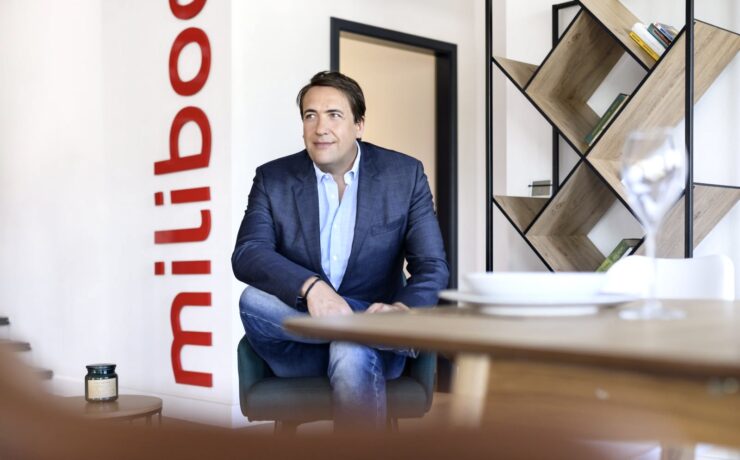 Le distributeur phygital clôture son exercice 2023-2024 avec une croissance de 2,3 % (pour un chiffre d’affaires à 43,3 M€), nettement meilleure que celle du marché de l’ameublement en France. Sur l’ensemble de la période, la hausse du panier moyen compense la baisse des volumes, finalement limitée à -3,9 % après la bonne évolution du quatrième trimestre.