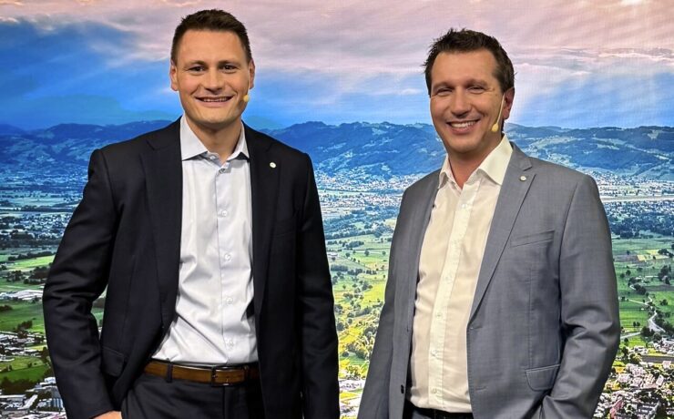 Au 30 juin 2024, l’entreprise familiale Blum a clôturé son exercice comptable 2023/2024 avec un chiffre d’affaires de 2 297,16 millions d’euros, soit un léger recul, de 1,2 %. Les dirigeants du fabricant autrichien de ferrures se félicitent de cette stabilité, obtenue dans un contexte pourtant difficile. Ils tablent d’ailleurs sur une amélioration de la conjoncture d’ici la fin de cette année.