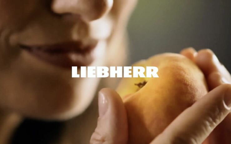 Entamée fin avril dernier avec un premier relais de six semaines de sponsoring sur les chaînes du groupe M6, cette opération, inédite pour la marque dans l’Hexagone, se poursuit jusqu’au 15 juillet prochain et s’accompagne d’une offre de remboursement sur les produits BioFresh. Une campagne affinitaire et stratégique, dont le principal objectif consiste à développer la notoriété de la marque.