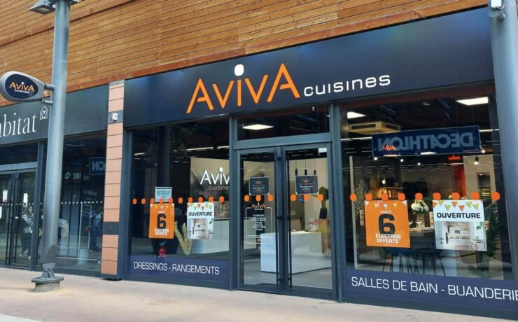 Cuisines AvivA renforce sa présence en Ile-de-France, avec l’ouverture d’une unité franchisée à Bry-sur-Marne (94), intervenue le 27 juin dernier. À la tête de ce nouveau point de vente, d’une superficie de 250 m2 : Jonathan Vernay, qui avait ouvert son premier magasin Cuisines AvivA en 2021, à Brie-Comte-Robert (77).