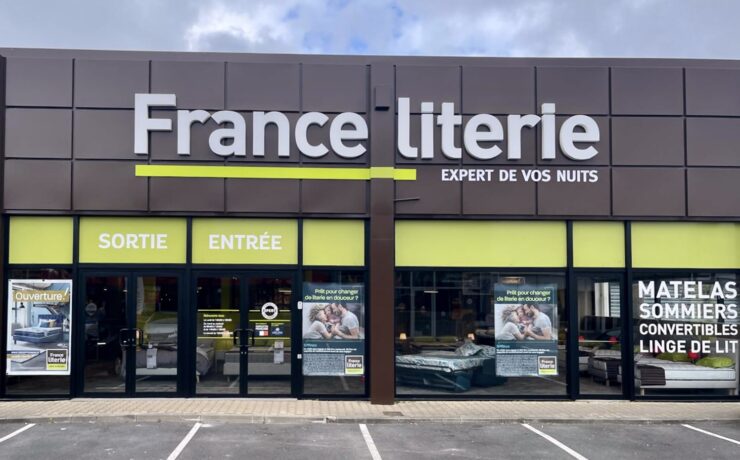 À la tête de ce nouveau point de vente France Literie de 325 m2 : Benjamin Barbé, professionnel de l’ameublement, qui a exercé pendant de nombreuses années dans le secteur du meuble et de la cuisine comme responsable et directeur des ventes. Si l’on en croit la direction de l’enseigne, cette ouverture est la première d’une série à venir, puisqu’elle sera suivie de cinq autres nouveaux magasins d’ici la fin de l’année.