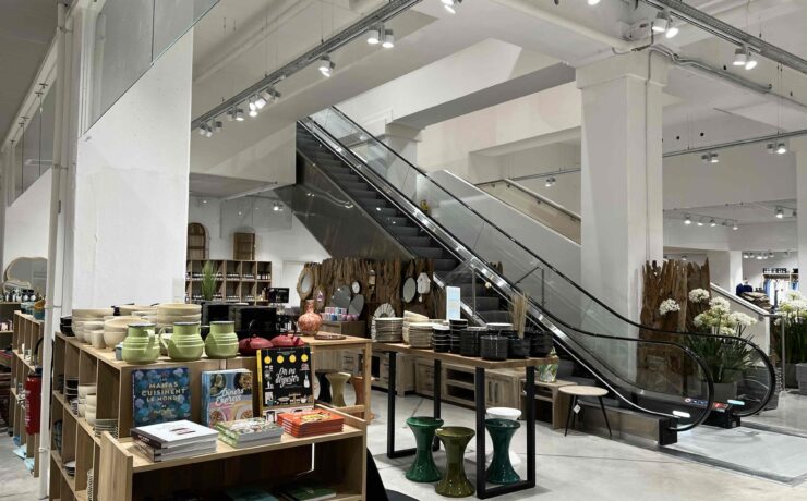 Selon Procos, le premier semestre 2024 se termine par un mauvais mois de juin, non seulement affecté par une météo très défavorable, mais encore (voire surtout), par une dissolution de l’Assemblée nationale qui a aussitôt impacté la consommation et créé une période d’incertitude (toujours défavorable), ceci jusqu’aux résultats du 7 juillet dernier ; résultats dont on ne peut pas dire qu’ils soient pour l’heure de nature à rasséréner un consommateur déjà frileux…