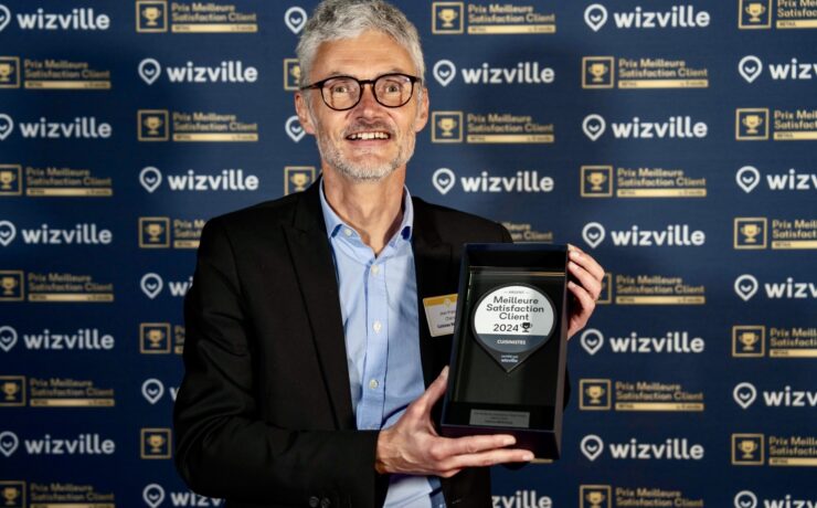 L’enseigne cuisiniste de proximité développée par le groupe FBD remporte la médaille d’argent du prix WizVille de la “Meilleure Satisfaction Client Retail 2024” dans sa catégorie. Basé sur les avis Google, ce prix récompense chaque année les enseignes recevant les meilleures appréciations clients. Déjà sur le podium en 2022 et en 2023, Cuisines Références obtient cette année la note de 4,87/5 en moyenne, sur un parc de 115 magasins.