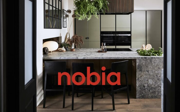 Confronté à une baisse d’activité persistante, le Suédois Nobia, qui développe et vend des solutions de cuisines à travers un certain nombre de marques fortes en Europe (notamment Magnet au Royaume-Uni ; HTH, Norema, Sigdal, Invita et Marbodal en Scandinavie ; ainsi que Novart en Finlande), continue de transformer son modèle économique au Royaume-Uni et réduit ses coûts dans les pays nordiques.