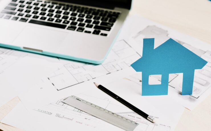 Il semble acquis que les Français sont disposés à retourner sur le marché immobilier dès lors que les taux le permettront et malgré le contexte actuel. Mais la légère embellie du printemps, constatée par les notaires sur l’ensemble du territoire, démontre que ce même marché immobilier, moteur de la croissance s’il en est, est sensible à la stabilité, tant économique que politique…