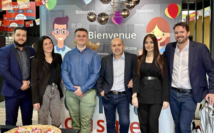 Après avoir lui-même contribué, pendant près de six années, à l'ouverture de plus de vingt magasins (en tant qu’assistant de direction puis coordinateur réseau au sein du groupe Envia Expansion), David Boulain a eu envie de se lancer dans l'aventure de l'entrepreneuriat avec la marque Envia Cuisines, qu’il affectionne particulièrement.