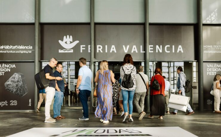 Les salons “Feria Hábitat València”, “Textilhogar” et “Espacio Cocina SICI”, se dérouleront concomitamment, du 30 septembre au 3 octobre prochain, à Valence, en Espagne, à la Feria Valencia. Les trois événements occuperont 96 000 m2 répartis sur huit halls et proposeront quelque 925 entreprises et marques exposantes, dont 20 % en provenance de l’étranger. Hábitat se concentrera plus particulièrement cette année sur l'industrie hôtelière et le canal du contract.