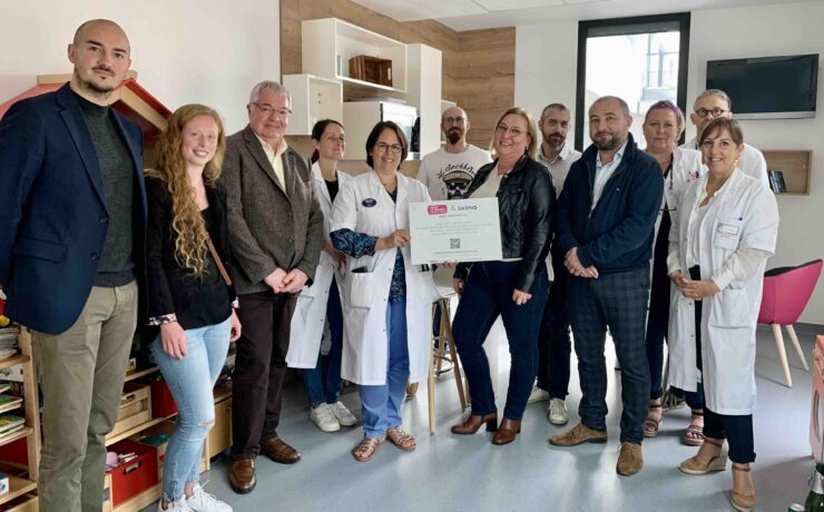 La marque-enseigne Ixina a choisi la pièce “cuisine” (qu’elle connaît bien !) pour insuffler confort, bien-être et fonctionnalité, à toutes les personnes luttant contre le cancer. Et pour joindre le geste à sa volonté d'agir, elle s'associe une nouvelle fois aux actions organisées par l’association “Tout le monde contre le cancer”, au premier rang desquelles son “Tour de France” des hôpitaux.