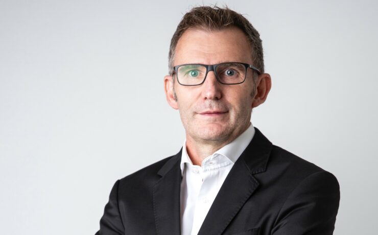 À la direction générale de Haier en France dès le 30 septembre prochain, Christophe Salmon dirigera les équipes et les activités des marques Haier, Candy, Rosières et Hoover. Pour ce faire, il entend s’inscrire dans la continuité de la stratégie existante, qui vise à faire de l’entreprise le leader du gros électroménager en France d’ici 2028 et le premier choix des consommateurs pour la maison connectée.